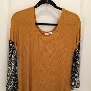 Contrast tee from Vici collection